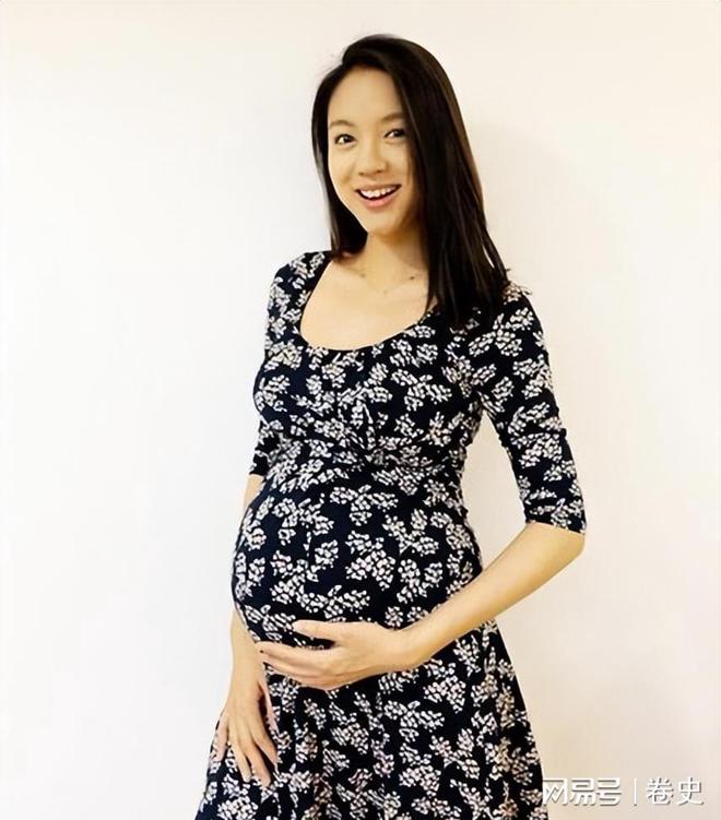 怀孕6个月上春晚站C位真人生赢家OG网站艳压奚梦瑶拒嫁30亿豪门(图7)